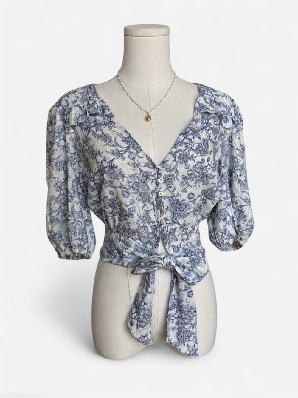 NWT Cynthia Rowley Cottagecore Blue
Floral Puff Sleeve Tie Waist Linen Regency M